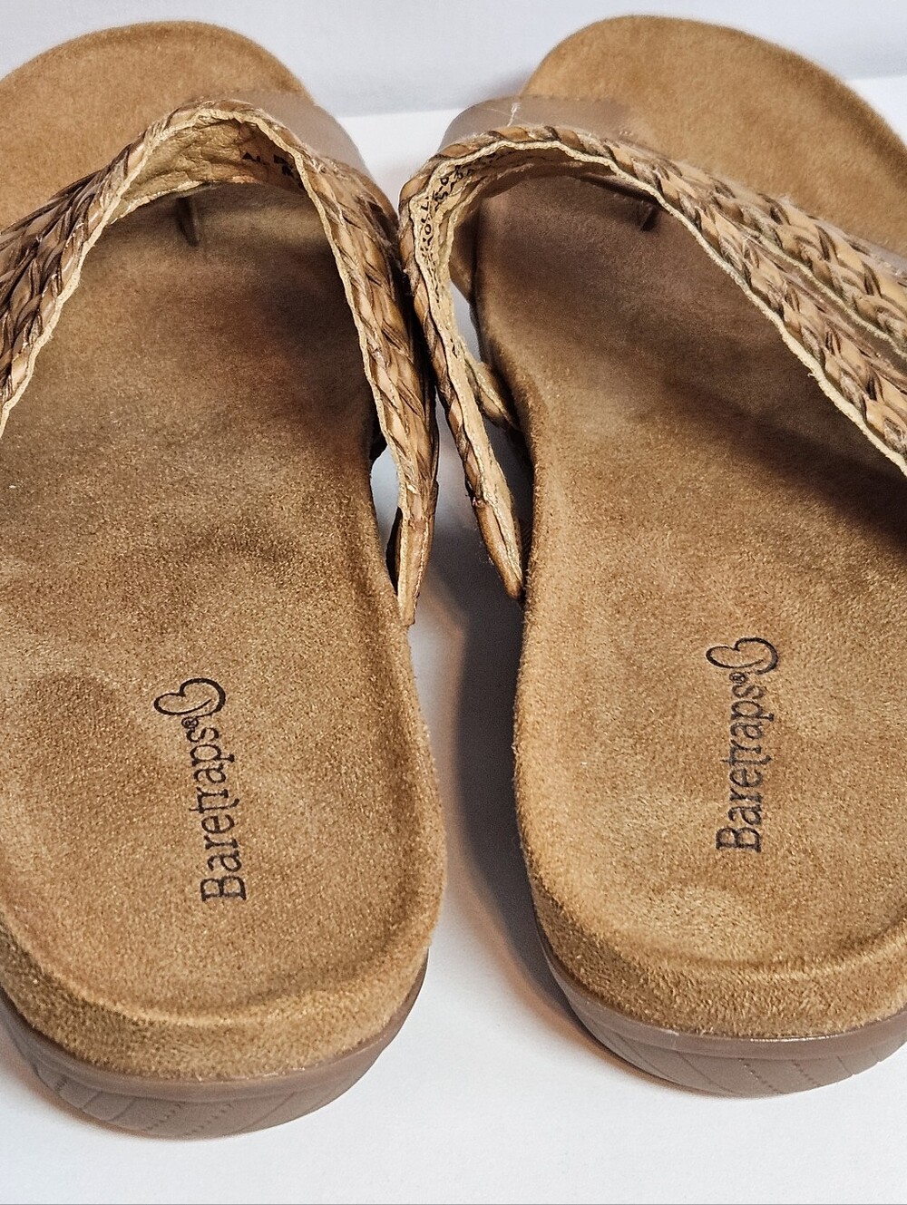 Baretraps Jonelle Slip-On Style Sandals w/ Toe Strap, Sz 7M - Picture 4 of 9